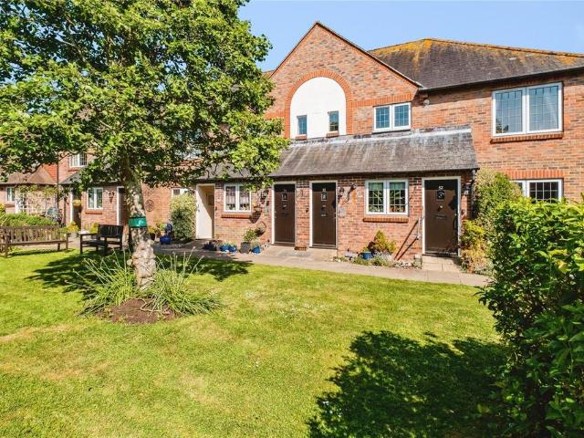 Flat for sale in Horsham, West Sussex