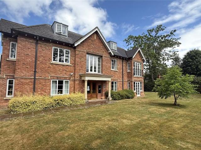 Flat for sale in Bracknell, Bracknell Forest