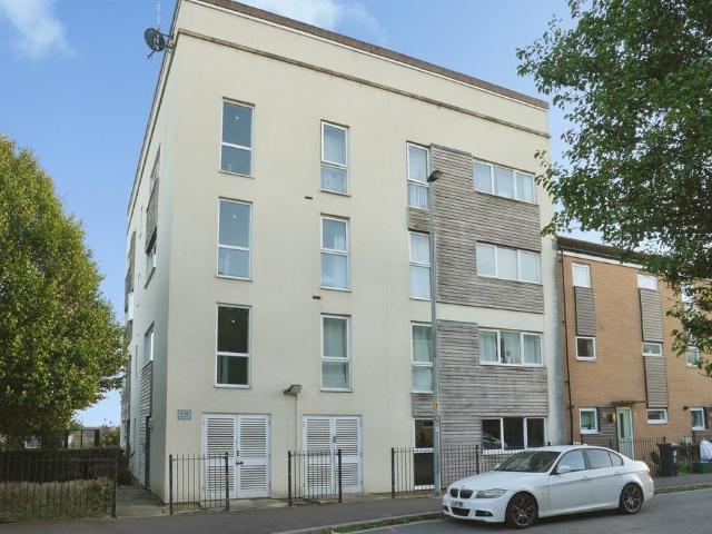 Flat for sale in Charlton Hayes, Patchway