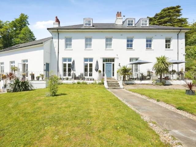 Flat for sale in Kearsney, Ash