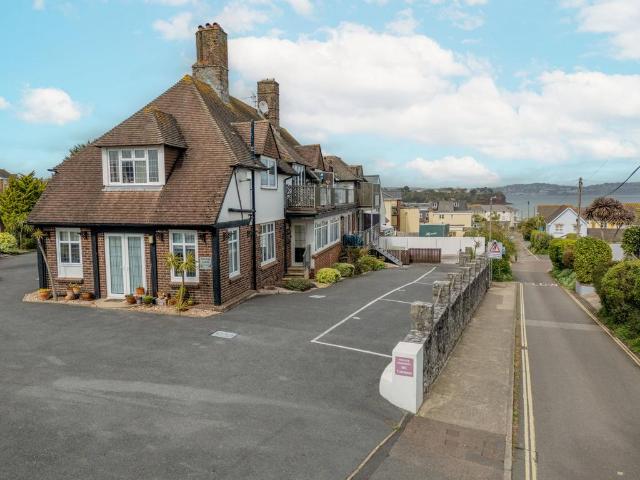 Flat for sale in Three Beaches, Livermead