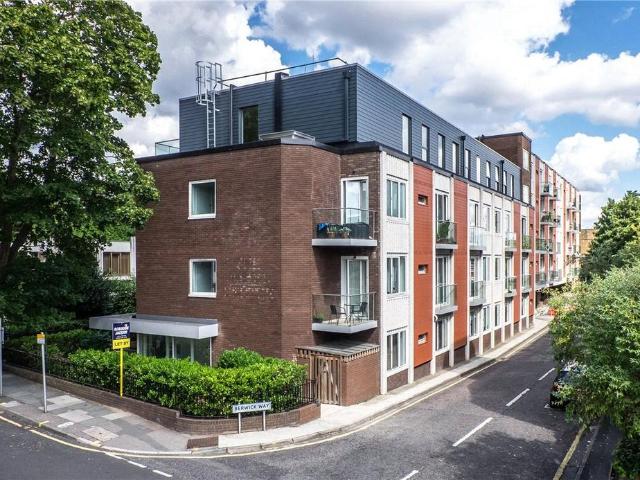 Flat for sale in Goddington, Greater London