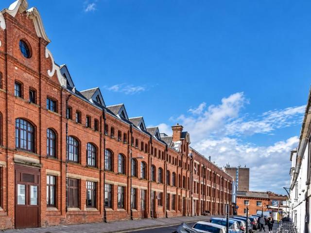 Flat for sale in Round Hill, Brighton & Hove