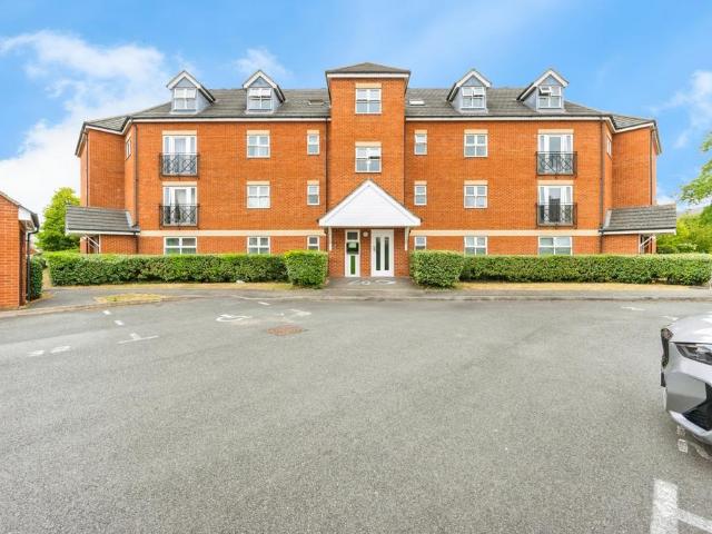 Flat for sale in Cauldwell, Bedford