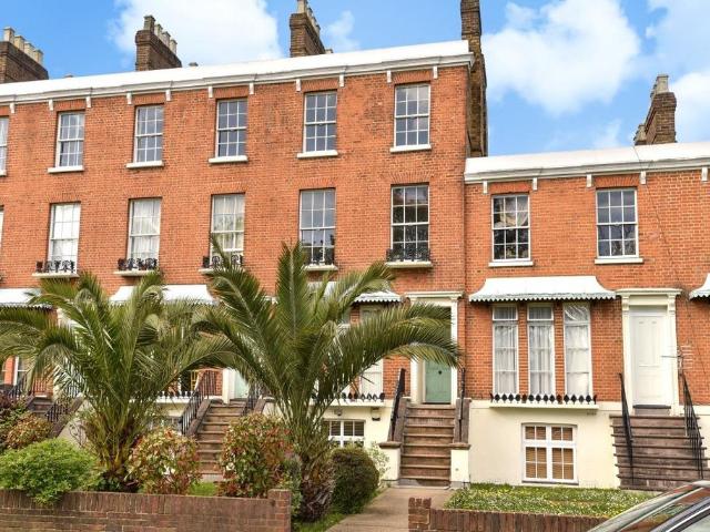 Flat for sale in Peckham, Greater London