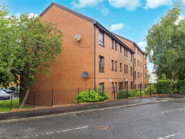 Flat for sale in Rutherglen, Scotland