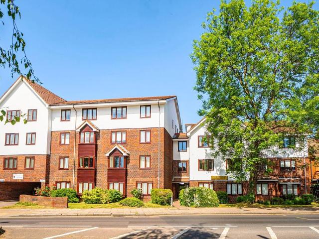 Flat for sale in Elmers End, Isle Of Man