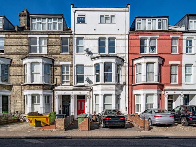 Flat for sale in Holloway, Lower Holloway