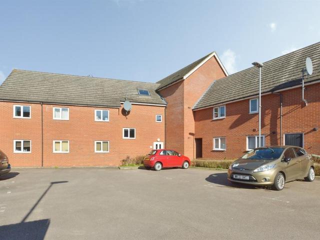 Flat for sale in Wolverton and Greenleys, Old Wolverton