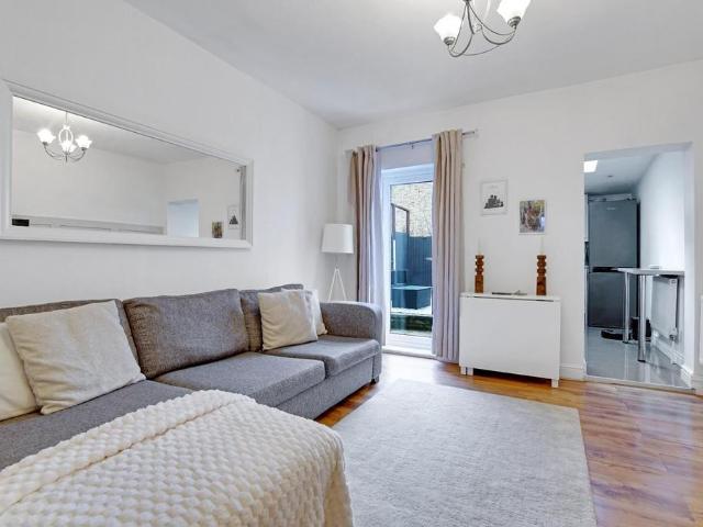 Flat for sale in Penge, Isle Of Man