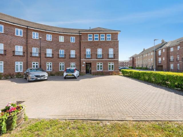 Flat for sale in Harrowden, Bedford