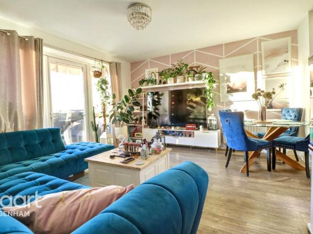 Flat for sale in Barking Riverside, Greater London