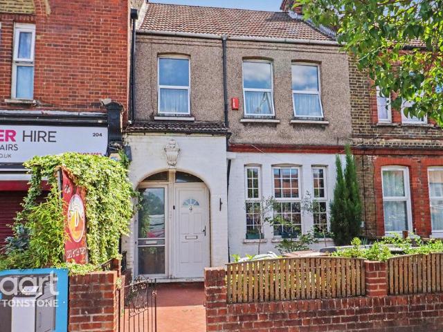 Flat for sale in Leyton, Greater London