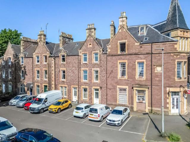 Flat for sale in Crieff, Scotland