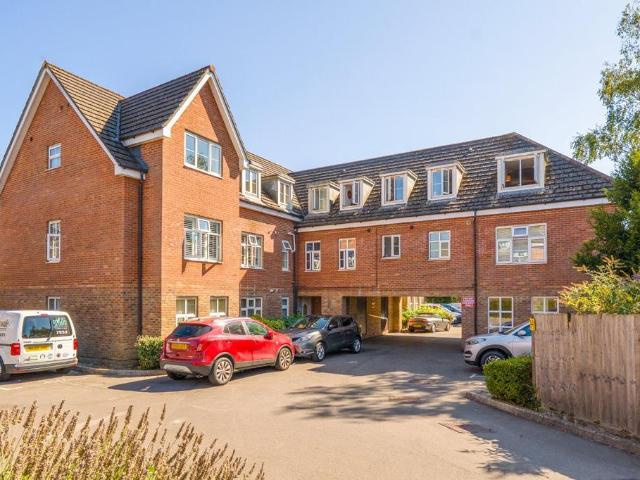 Flat for sale in Fareham, Hampshire