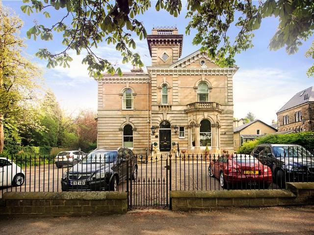 Flat for sale in Harlow, Harrogate