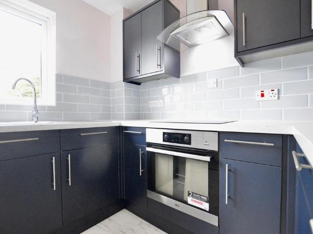 Flat for sale in North Woolwich, Greater London