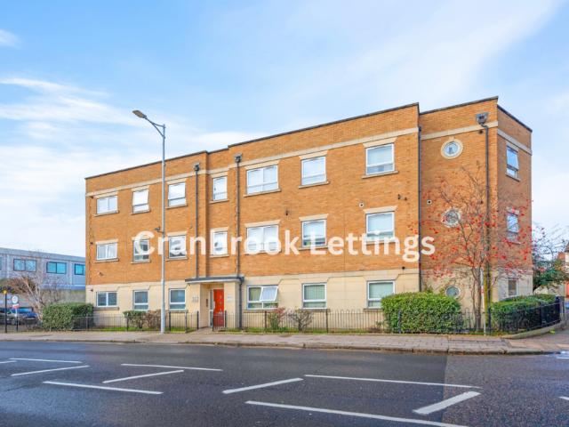Flat for sale in Gants Hill, Isle Of Man