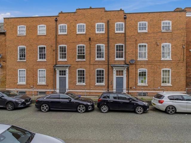 Flat for sale in Red Hill, Worcestershire