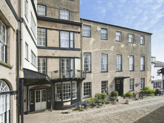 Flat for sale in Monmouth, Wales