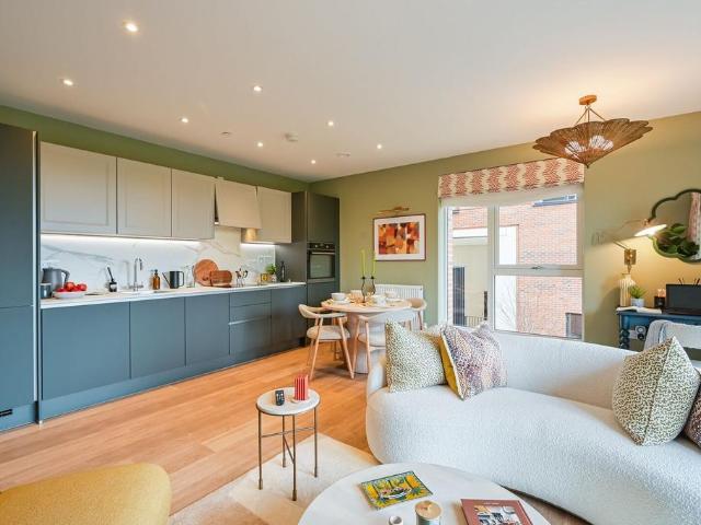 Flat for sale in West Hendon, Greater London