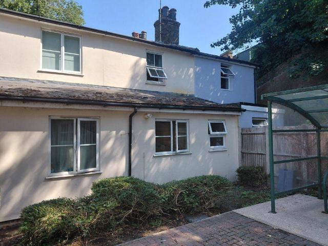 Flat for sale in London Borough of Croydon, Greater London