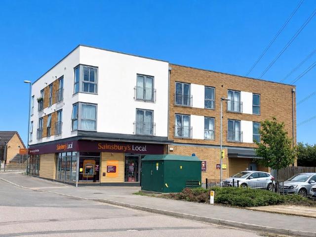 Flat for sale in Leighton-Linslade, Leighton Buzzard