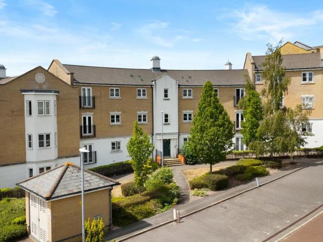 Flat for sale in Mile End, Fordham Heath