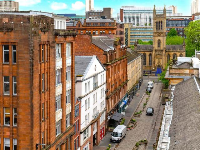 Flat for sale in Merchant City, Scotland