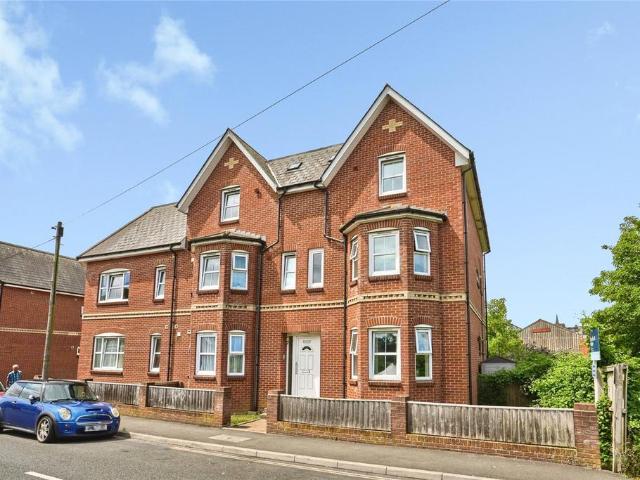 Flat for sale in Oakfield, Ryde