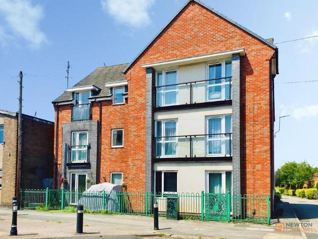 Flat for sale in Elmfield, Leicestershire