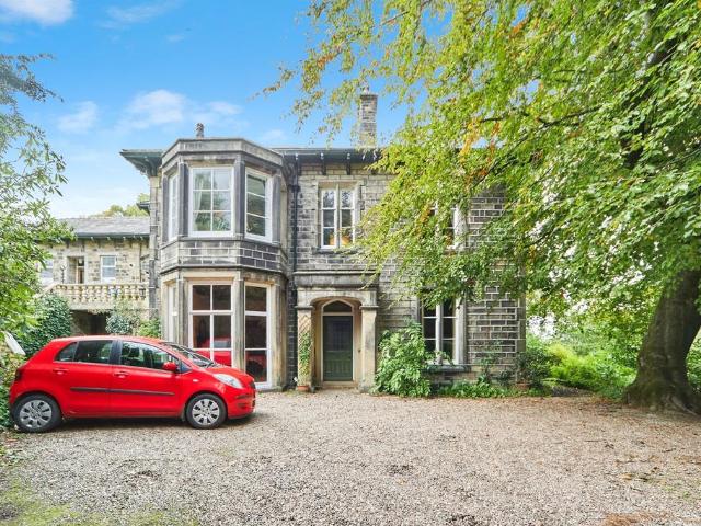 Flat for sale in High Utley, Keighley