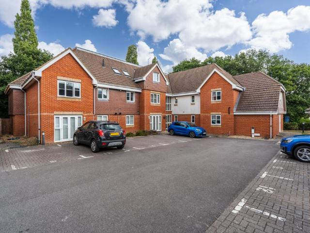 Flat for sale in Fareham, Titchfield Park
