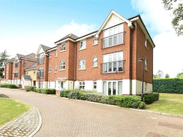 Flat for sale in Shinfield