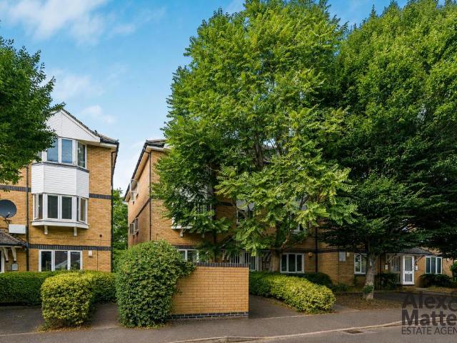 Flat for sale in Bermondsey, Greater London