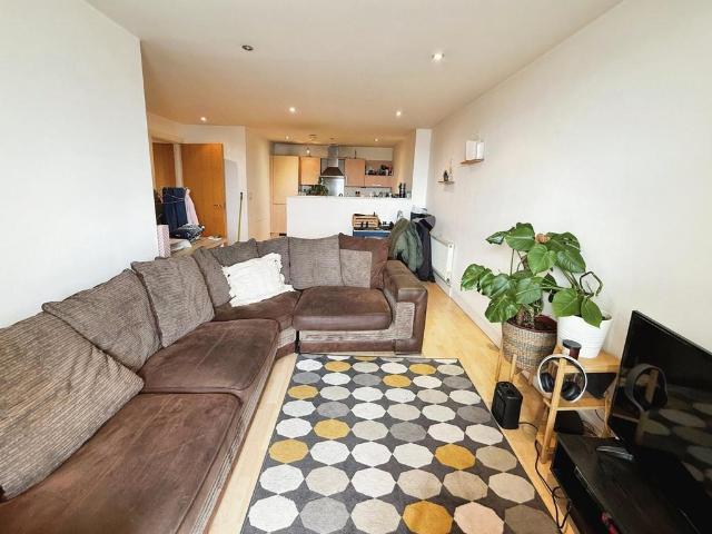 Flat for sale in West Yorkshire