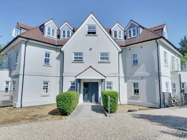 Flat for sale in Bell Bar, Welwyn Hatfield