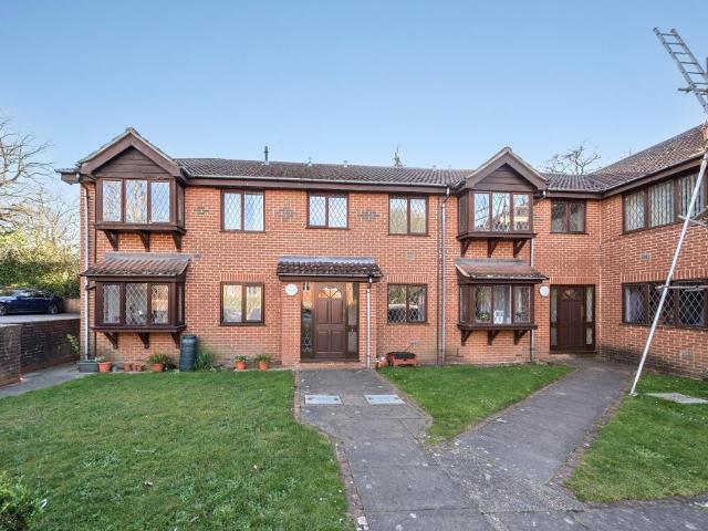 Flat for sale in Heatherside, Heol-las