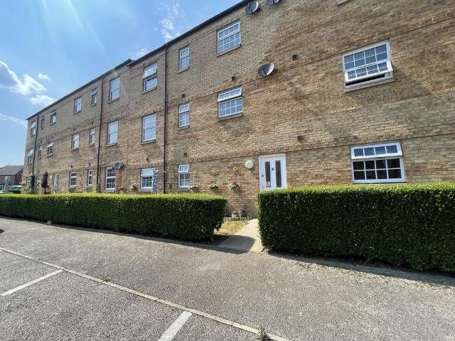 Flat for sale in Grange Park