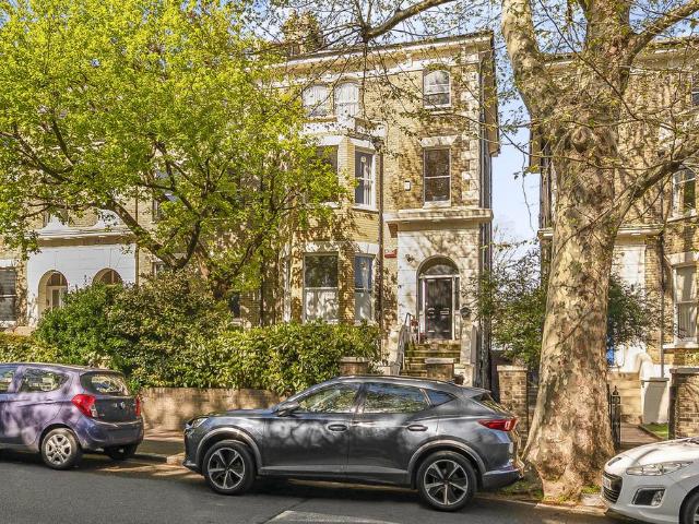 Flat for sale in London Borough of Lewisham, New Cross