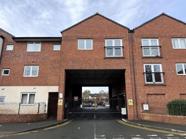 Flat for sale in Hammond Street