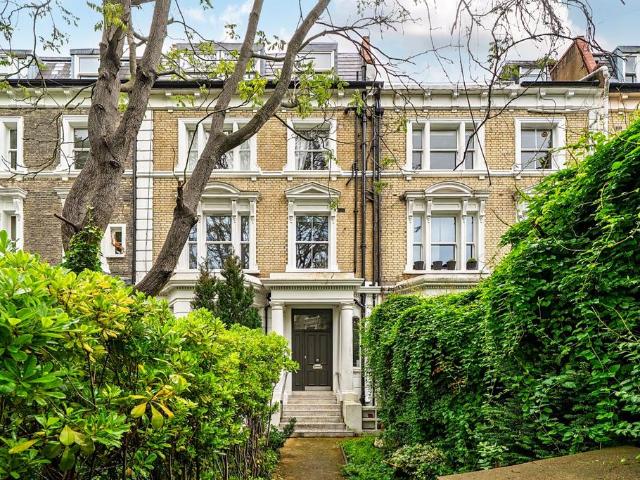 Flat for sale in Notting Hill, Greater London