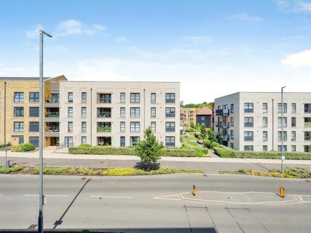 Flat for sale in Monks Orchard, Kent