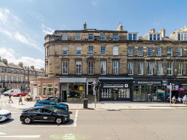 Flat for sale in New Town, Scotland