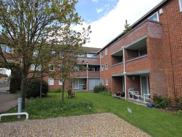 Flat for sale in Chedburgh, Suffolk