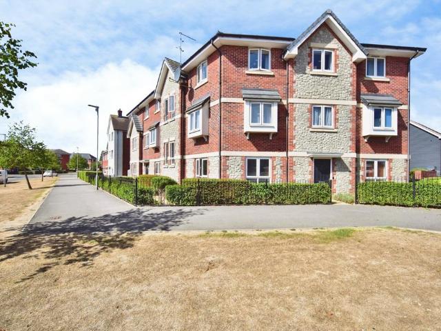 Flat for sale in Midway, Kent