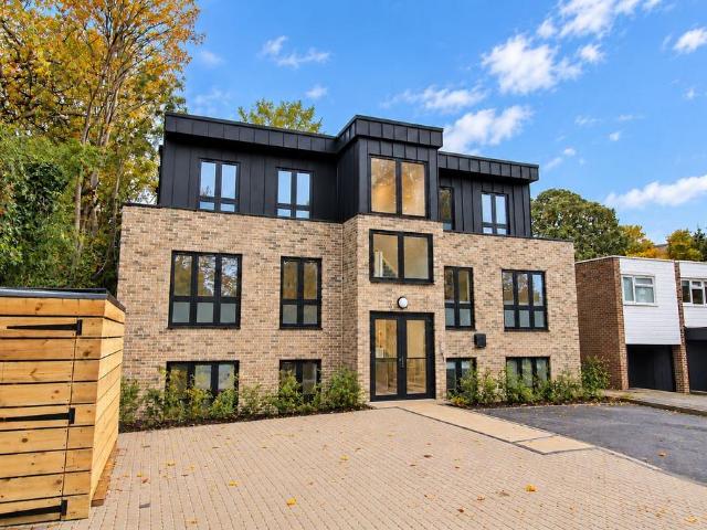 Flat for sale in London Borough of Bromley, Greater London