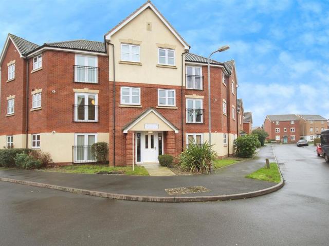 Flat for sale in Green Close, Warwickshire