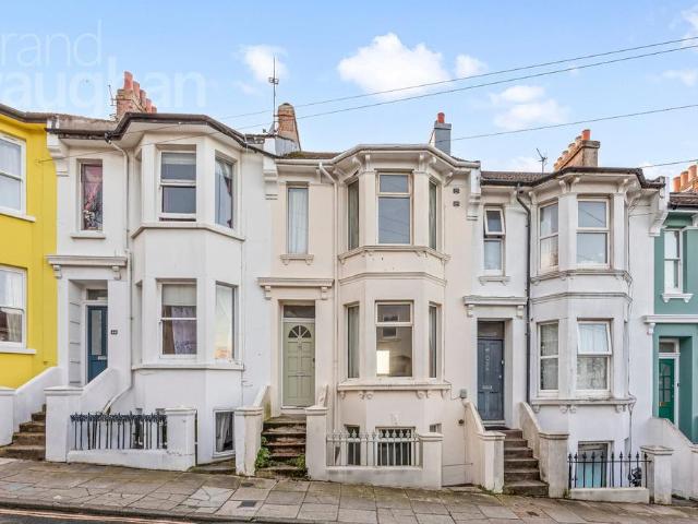 Flat for sale in Queen's Park, Isle Of Man