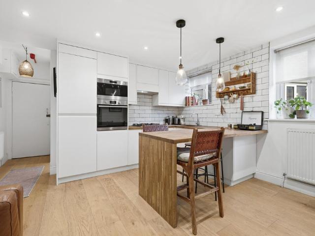 Flat for sale in St. George in the East, Shadwell